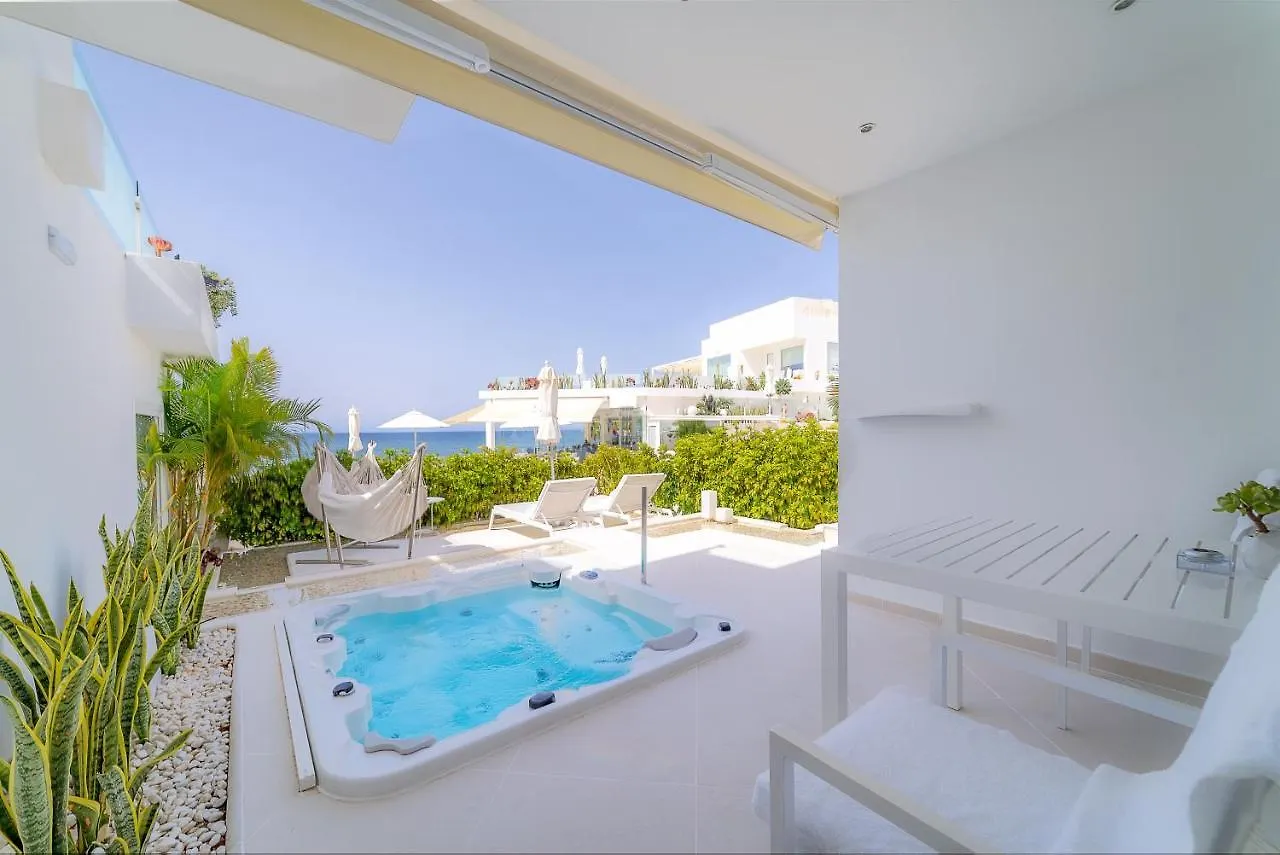 Lani'S Suites De Luxe - Adults Only Puerto del Carmen  5*, Puerto del Carmen (Lanzarote)